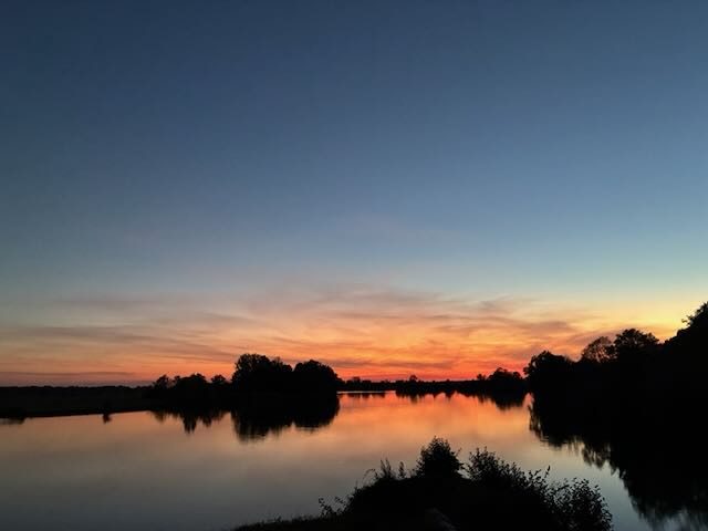 Coucher de soleil embrasé sur la Saône
